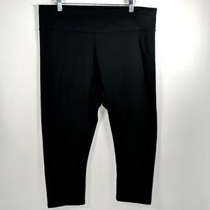 Fabletics black crop workout leggings Size 1X